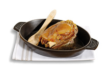 Jarret de porc cuit doré avec couenne