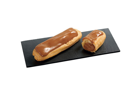 Eclair au café
