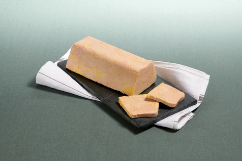 Terrine van blok foie gras van eend 95 % stukken, halfgekookt